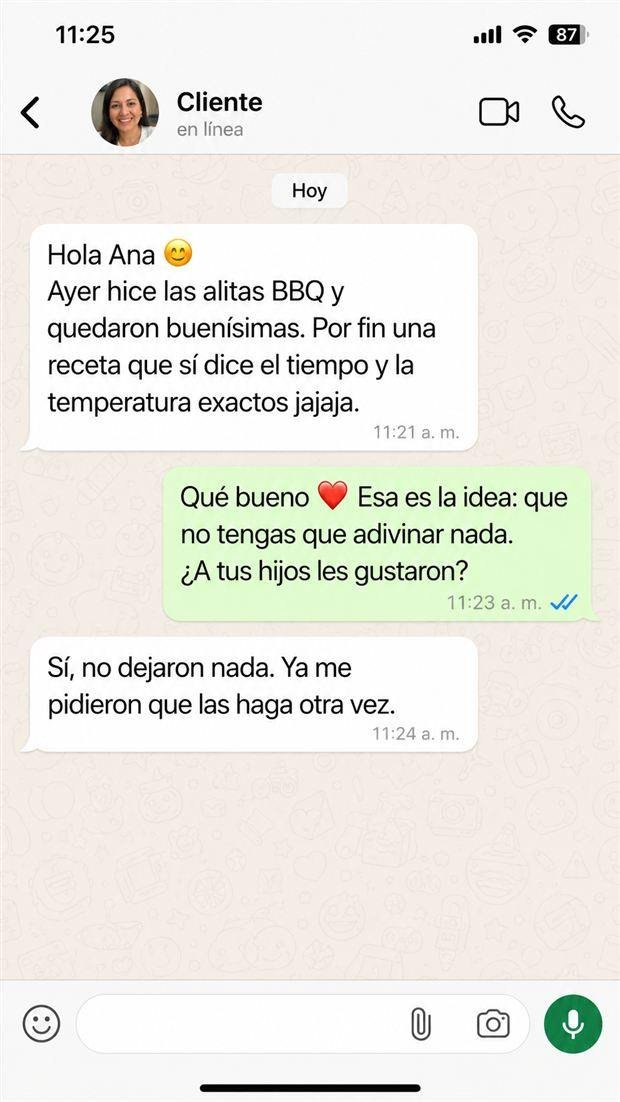 Conversación de WhatsApp sobre el pollo jugoso y alitas BBQ
